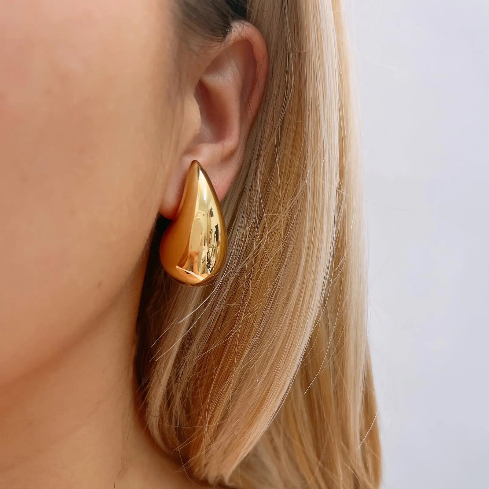 Women's Earring Drop Model